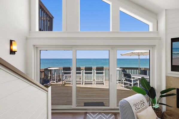 Interior - ☀️Ocean Front - Pet Friendly - Steps to Beach - Dolphin House ☀️ (New Smyrna Beach)