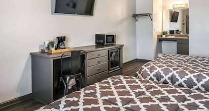 Double Queen Hotel Room