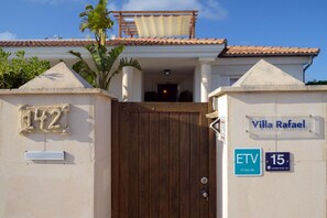 Exterior detail - Villa 'Rafael' with Sea View, Wi-Fi and Air Conditioning (Sant Lluís)