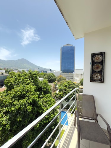 Soothing 3-bedroom apartment with AC in San Salvador