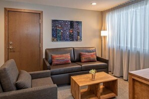 Living area - Suite at Grand Colorado on Peak 8 (Breckenridge)