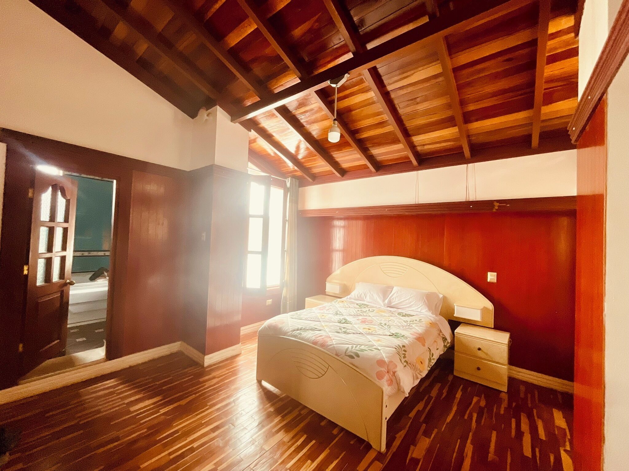 3 chambres, bureau, Wi-Fi gratuit, draps fournis