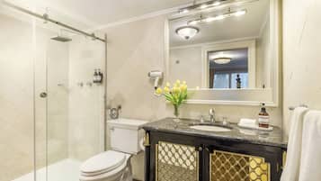 Standard Double Room | Bathroom