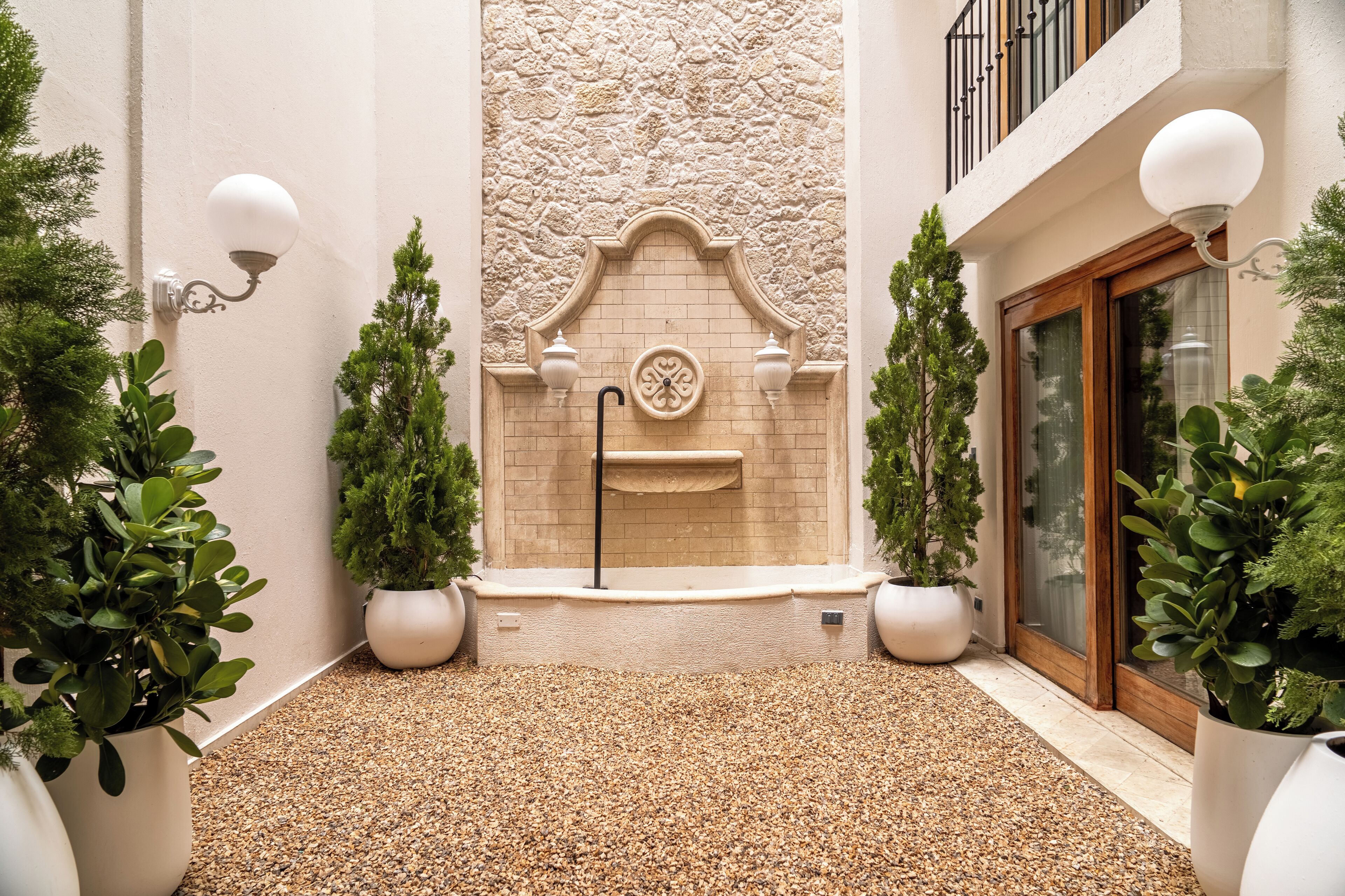 บริเวณภายนอก