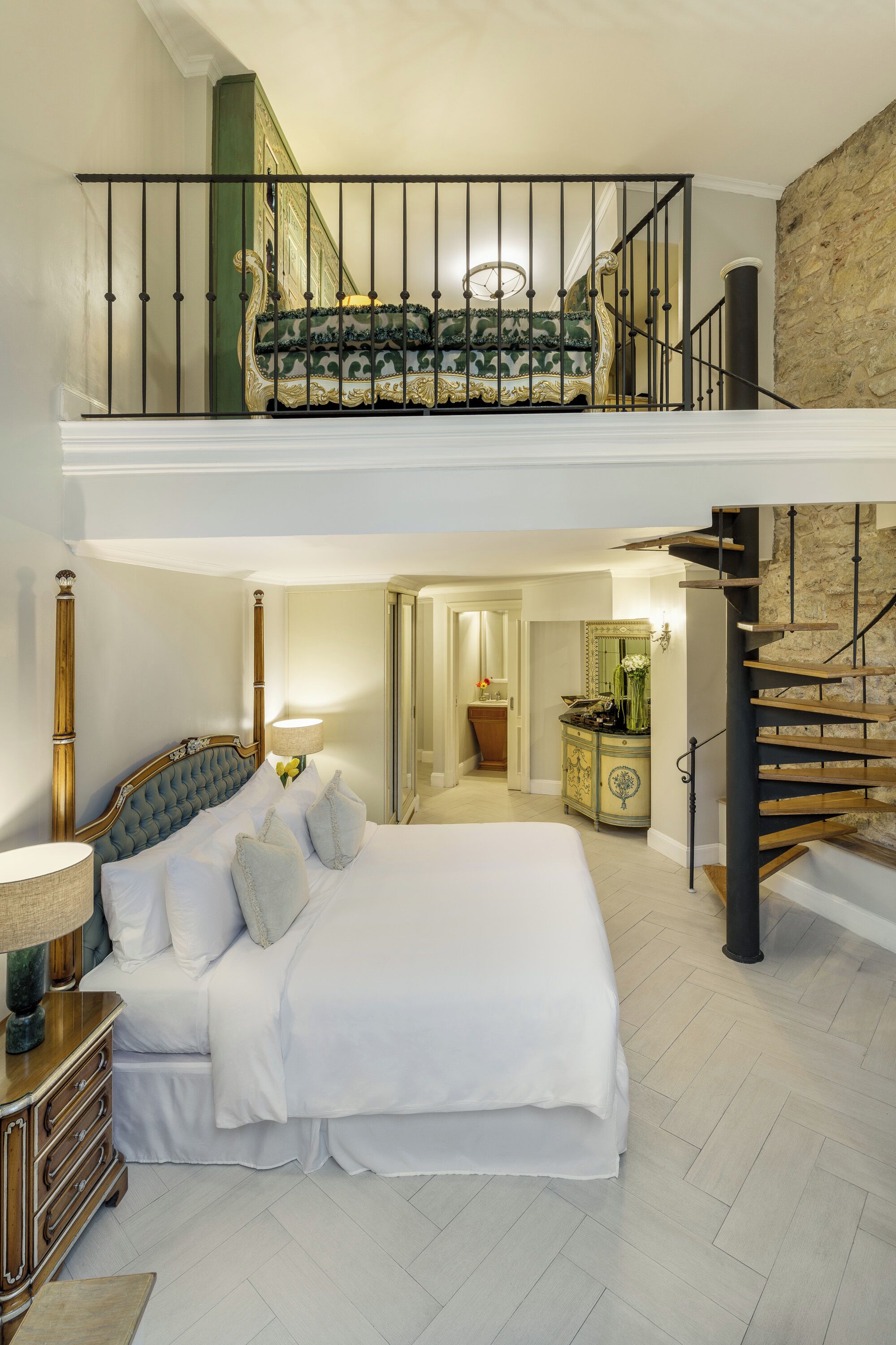 Superior Suite Duplex, Balcony, Sea View | Zimmersafe, Verdunkelungsvorhänge, kostenloses WLAN