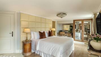 In-room safe, blackout curtains, free WiFi