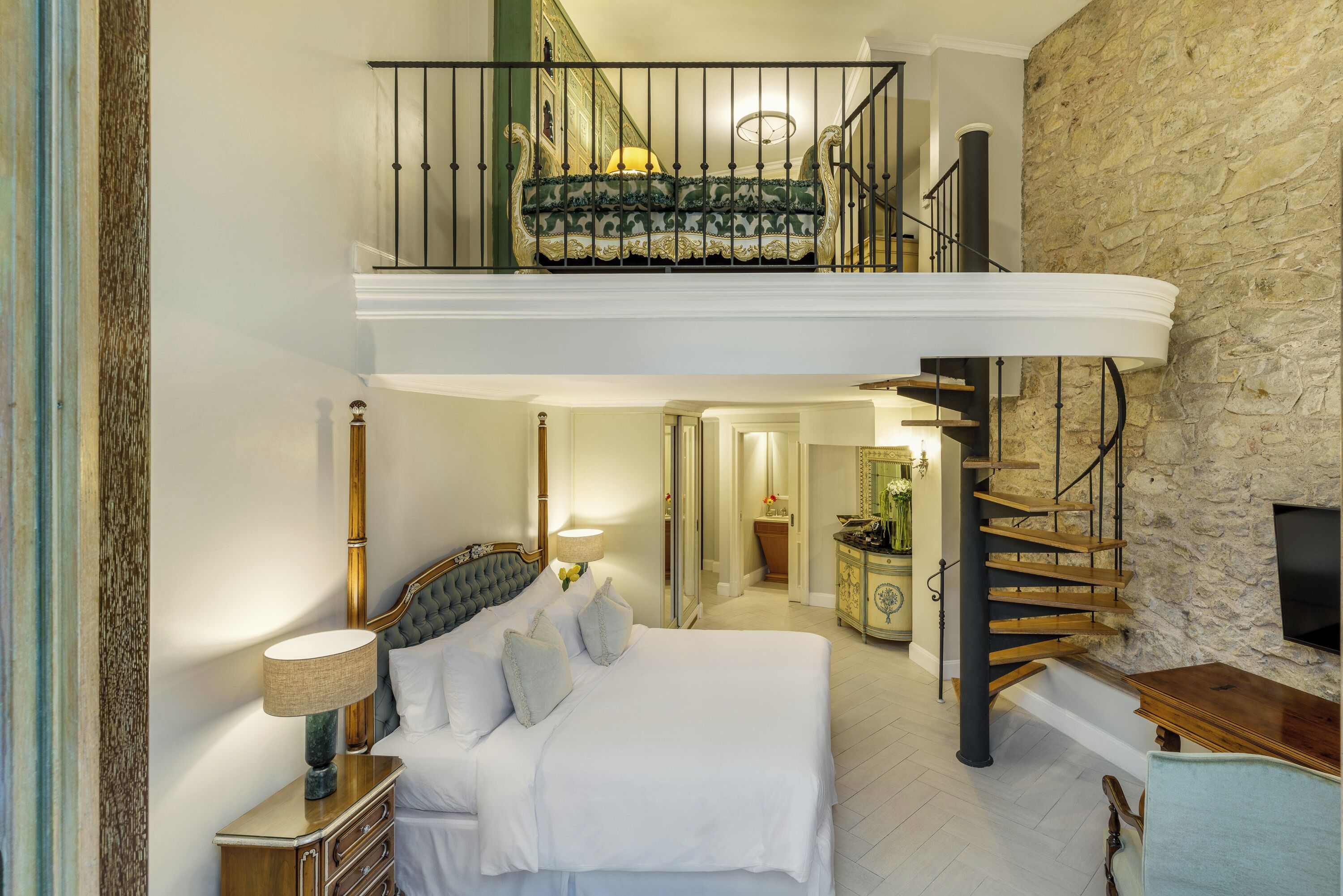 Suite Dúplex Superior, Balcón, Vistas al mar | Caja de seguridad en la habitación, cortinas blackout y wifi gratis 