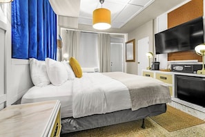 Standard Room, 1 King Bed, City View