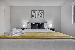 1 chambre, bureau, fer et planche à repasser, Wi-Fi gratuit