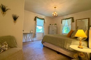 2 habitaciones, tabla de planchar con plancha, wifi y ropa de cama