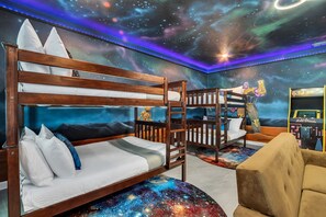 7 bedrooms, iron/ironing board, WiFi, bed sheets