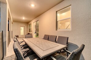 Outdoor dining