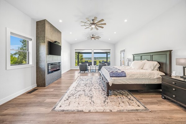 5 bedrooms, WiFi, bed sheets