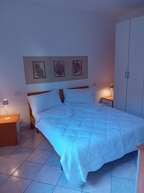 1 غرفة نوم ومكتب ومكواة/لوح كي وواي فاي مجانًا