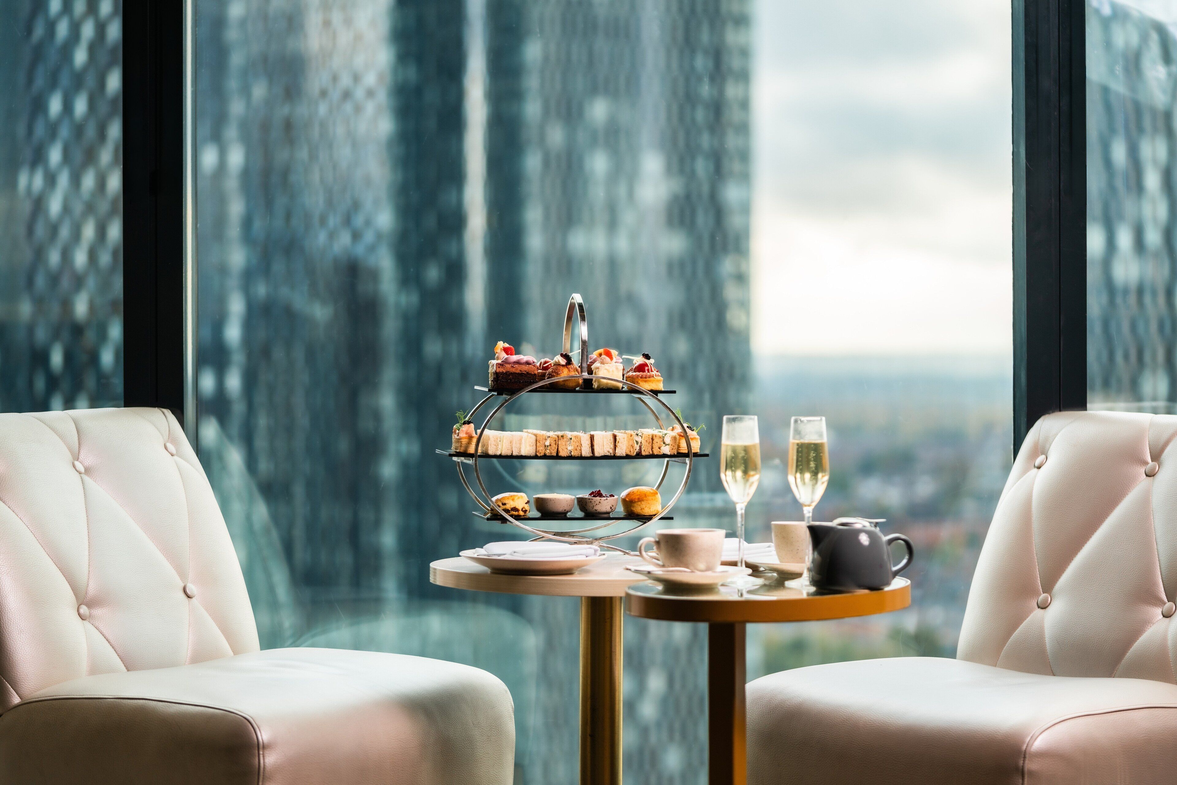 Petit déjeuner, déjeuner et dîner servis sur place