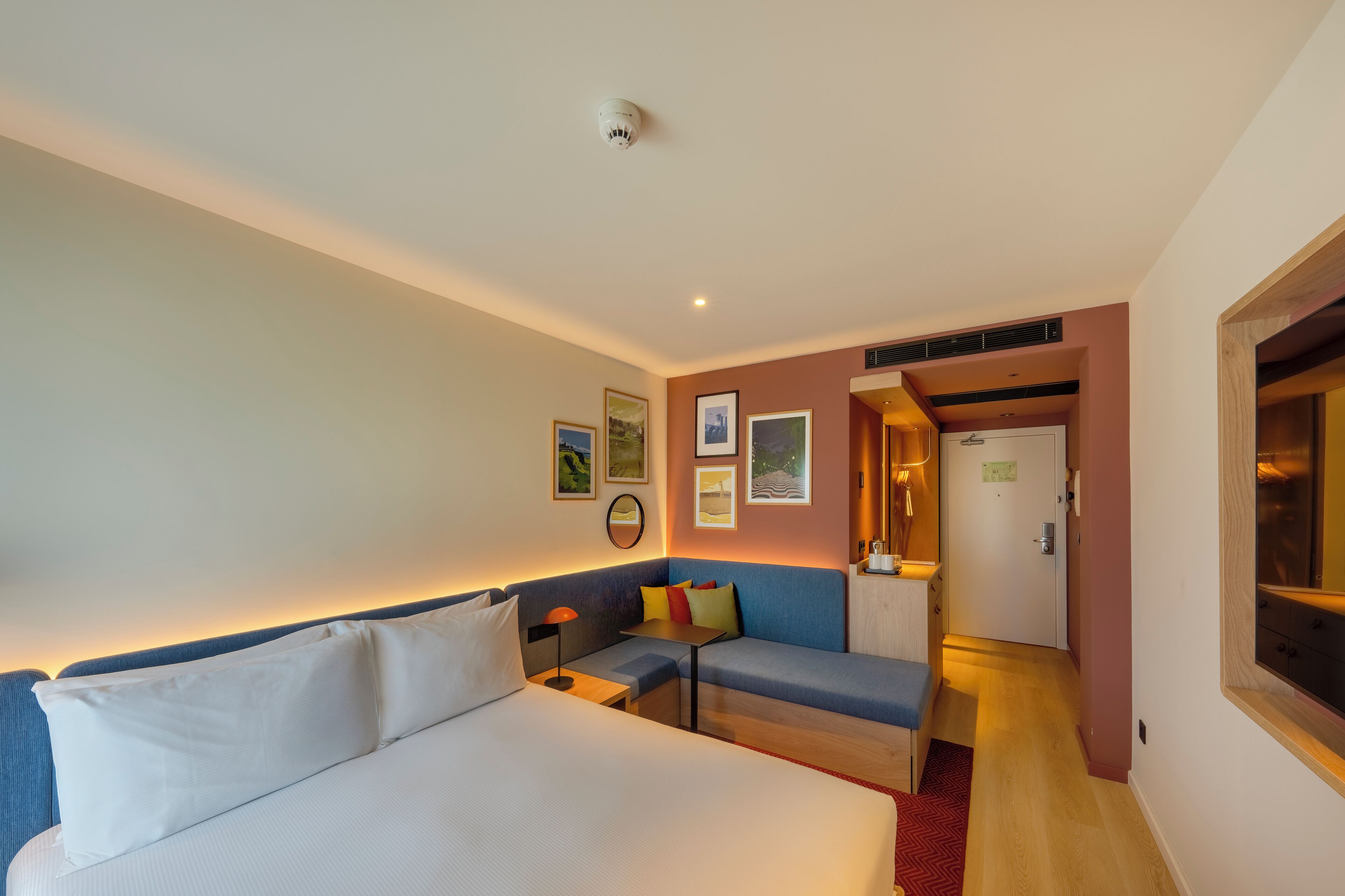 Matelas mémoire de forme, coffres-forts dans les chambres