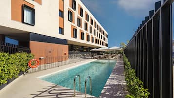 Sesongbasert utendørsbasseng