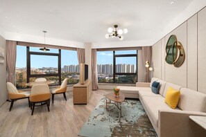 Living area - Hampton By Hilton Shanghai Necc Hongqiao Airport (Shanghai)