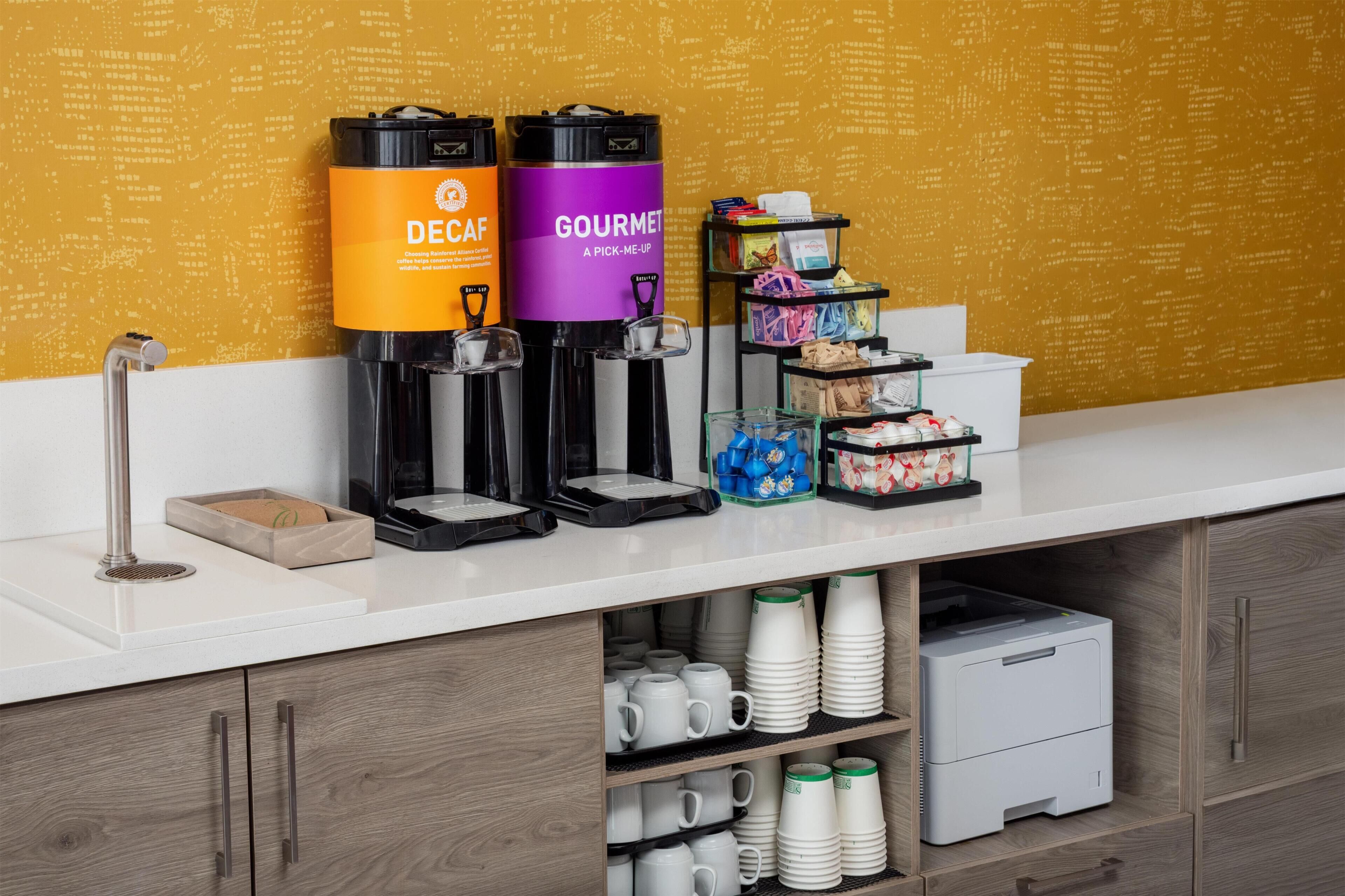 Buffet déjeuner gratuit tous les jours