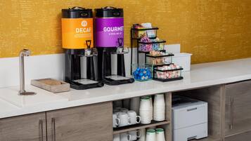 Buffet déjeuner gratuit tous les jours