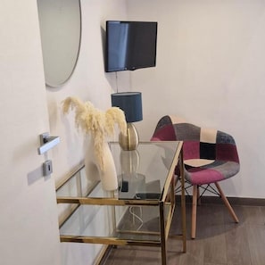 Căn hộ, 2 phòng ngủ, ban công, quang cảnh thành phố | Màn/rèm cản sáng, bàn ủi/dụng cụ ủi quần áo