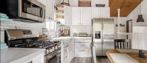 Microondas, horno y parrilla de estufa