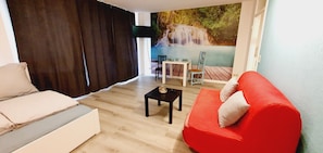 1 slaapkamer, een strijkplank/strijkijzer, gratis wifi, beddengoed