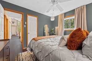 3 chambres, bureau, Wi-Fi gratuit, draps fournis