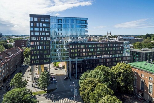 Luxury Apartment in Prime Area