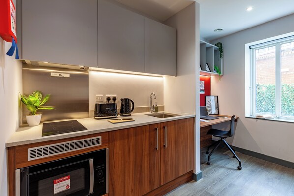 Studio, Non Smoking | Private kitchen