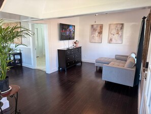 Televisie en een open haard