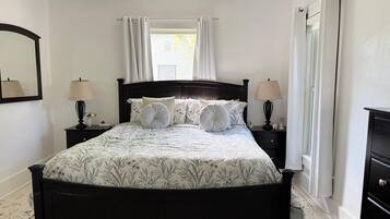 2 bedrooms, iron/ironing board, WiFi, bed sheets