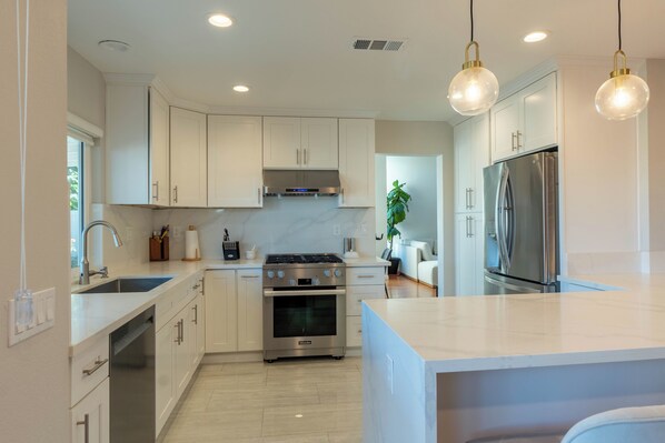 Microwave, oven, stovetop, dishwasher