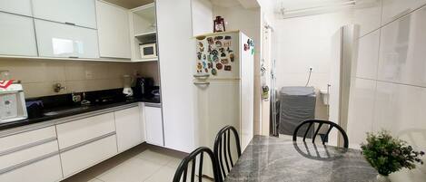 Fridge, microwave, oven, coffee/tea maker