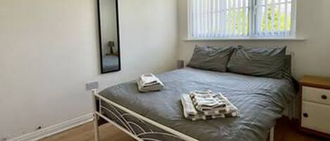 3 habitaciones, tabla de planchar con plancha y wifi gratis