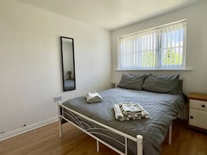 3 habitaciones, tabla de planchar con plancha y wifi gratis