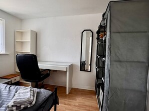3 habitaciones, tabla de planchar con plancha y wifi gratis
