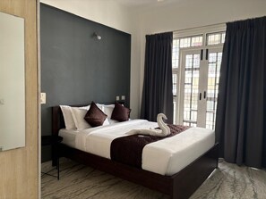 1 slaapkamer, een strijkplank/strijkijzer, wifi, beddengoed
