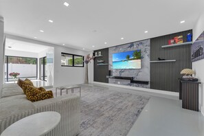 Smart TV, books