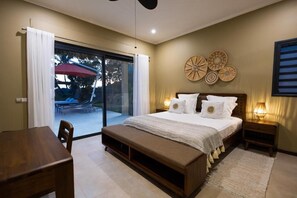In-room safe, soundproofing, iron/ironing board, free WiFi