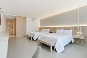 Double Room | In-room safe, desk, soundproofing, iron/ironing board