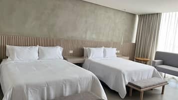 Deluxe Double Room | In-room safe, desk, iron/ironing board, free WiFi