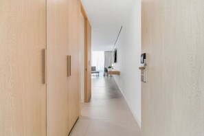 华丽双人房 | 客房内保险箱、办公桌、熨斗/熨衣板、免费 WiFi