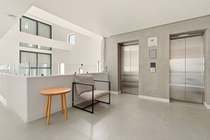 Kiến trúc tòa nhà