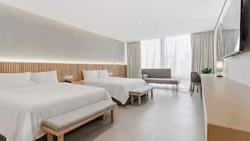 Habitación Deluxe doble | Caja fuerte, escritorio, tabla de planchar con plancha y wifi gratis