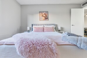 1 slaapkamer, een bureau, een strijkplank/strijkijzer, gratis wifi