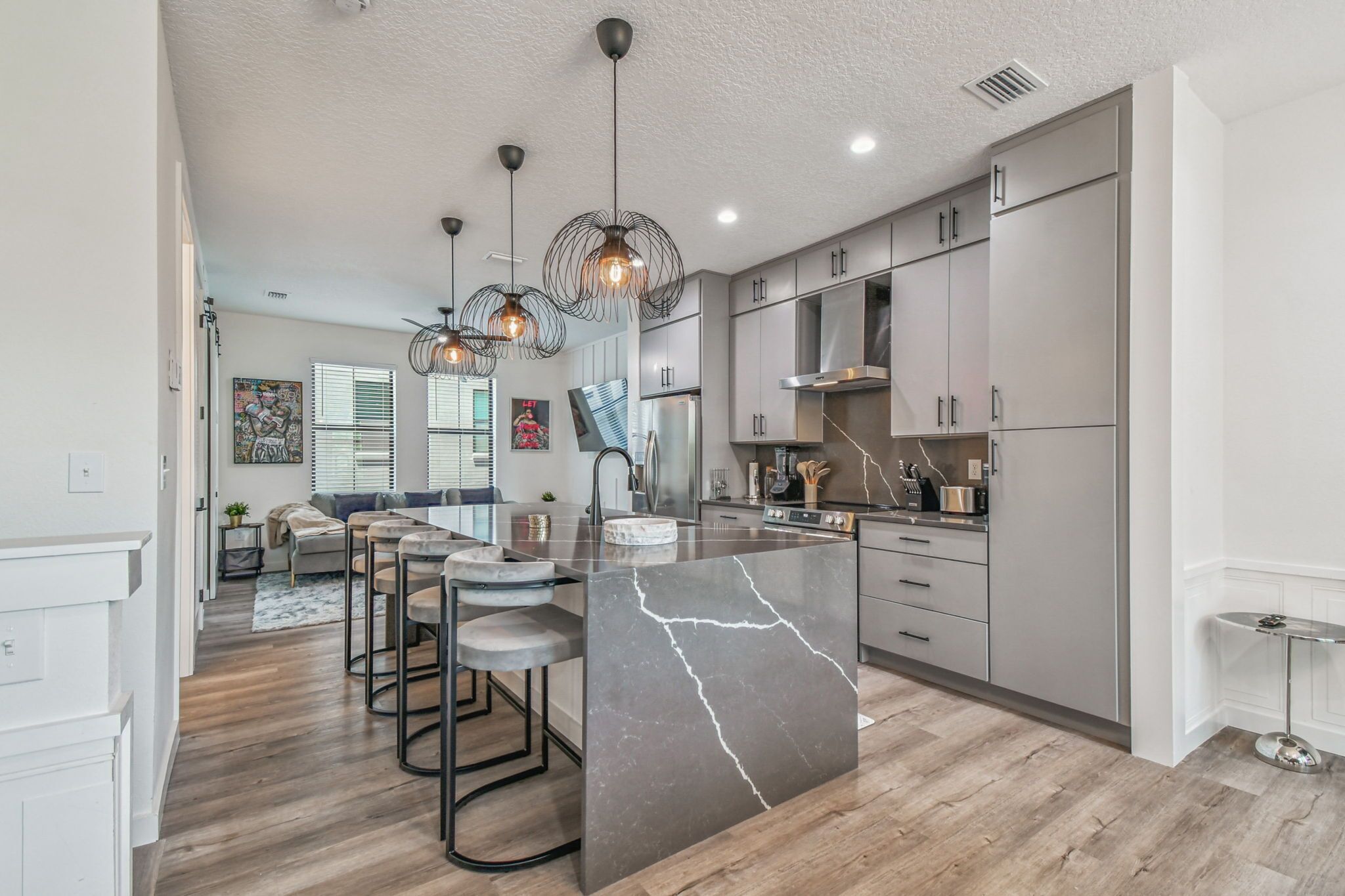 Fridge, oven, stovetop, dishwasher