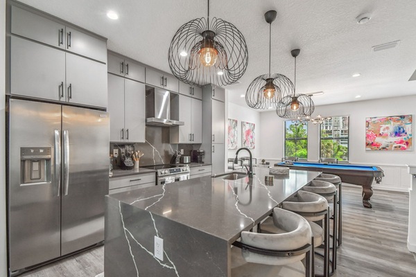 Fridge, oven, stovetop, dishwasher