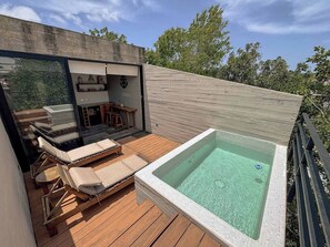 Outdoor pool, pool umbrellas, sun loungers