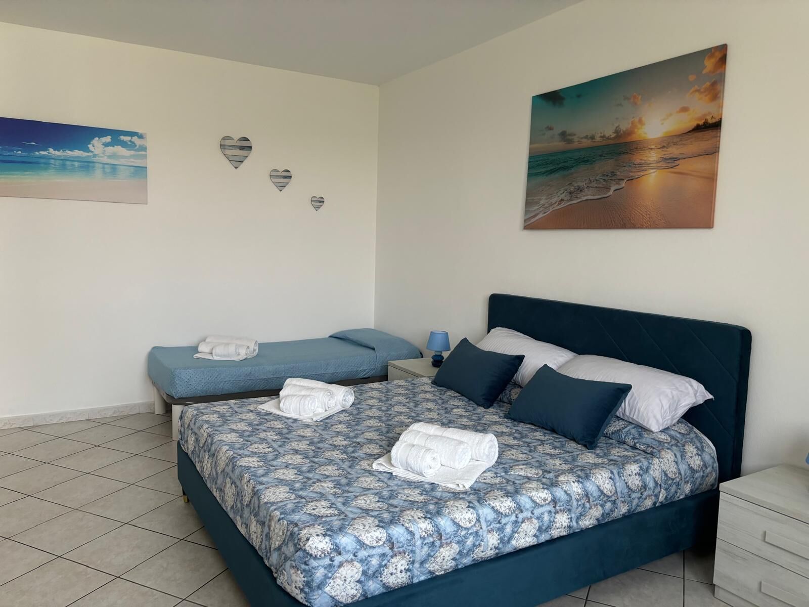 1 bedroom, iron/ironing board, internet, bed sheets